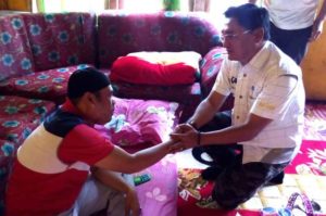 Apriodito Umar Kunjugi Iwan Penderita Kanker Stadium Empat