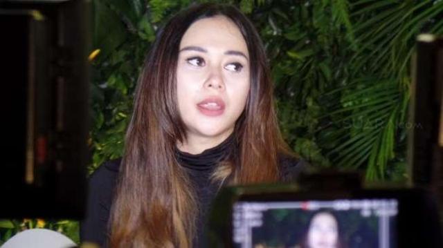 Aura Kasih Berang, Karena Dituding Kena HIV/AIDS