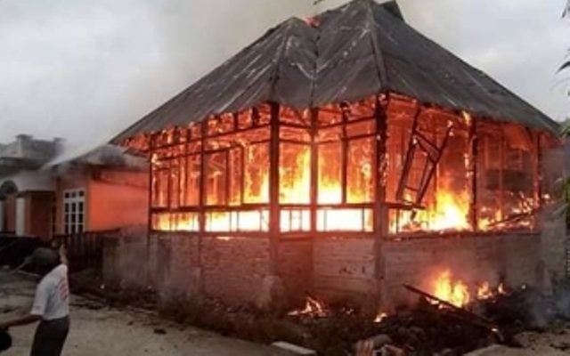 Dua Unit Rumah Warga Hiang Tinggi Kerinci Hangus Terbakar