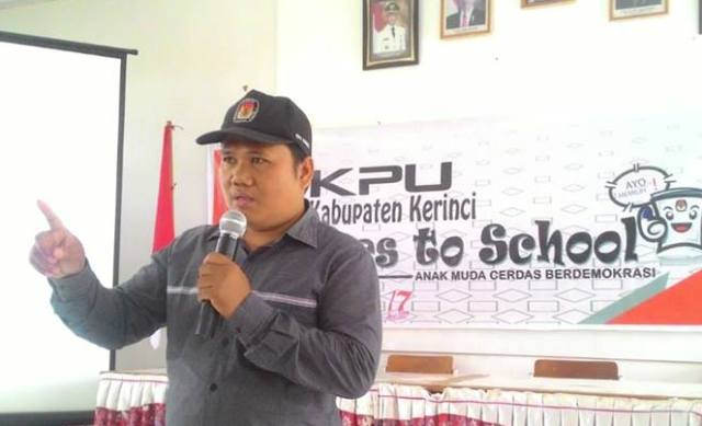 Kumaini Ketua Komisioner KPU Kerinci