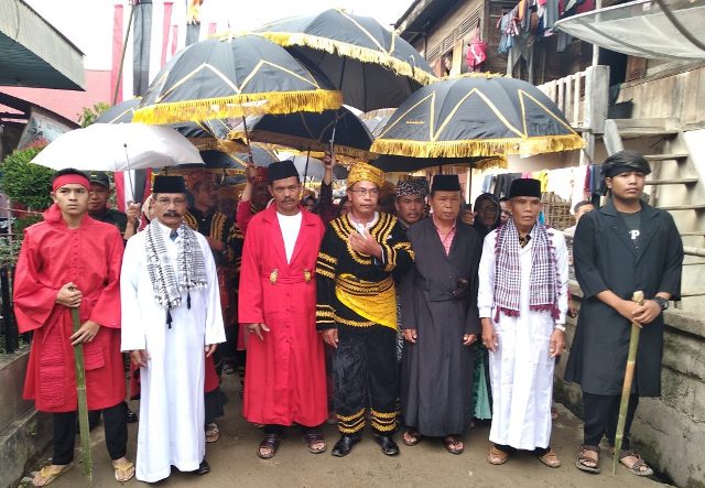 Dari Prosesi Penobatan Gelar Adat Depati Riang Kodrat Tuo di Sungai Tutung