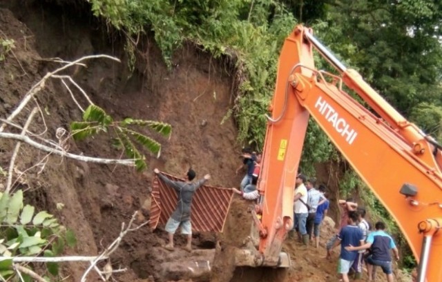 Seorang Penambang Batu Tewas Tertimbun Longsor di Bungo