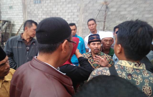 Warga Ancam Bakar Motor Panwasdes Pelompek Kerinci