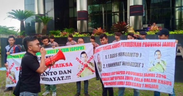 GPJPH Orasi di Depan Gedung KPK RI. (Nuansajambi.com)