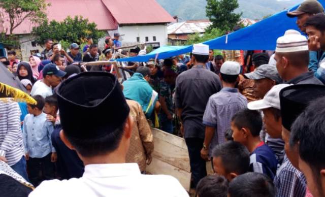 Suasana di pemakaman jenazah Hafiz