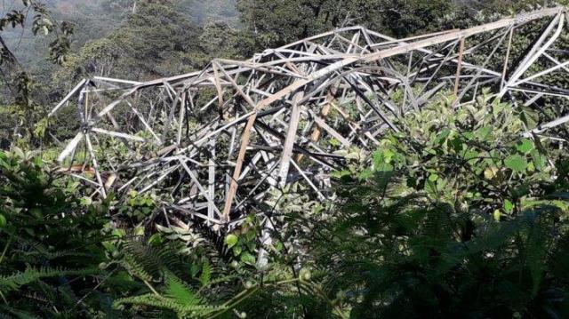 Kerinci Sungai Penuh Gelap Gulita, Sudah Dua Hari Tower SUTT di Muara Imat Roboh