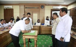 Komitmen Peningkatan Pelayanan Publik, Pemkot - Ombudsman Tandatangani MoU Komitmen Peningkatan Pelayanan Publik, Pemkot - Ombudsman Tandatangani MoU