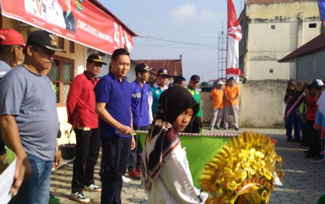 Ketua DPRD Sungai Penuh saat acara Jalan Santai Bersama Warga di Persisir Bukit