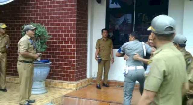 Dua Oknum Satpol PP Merangin Nyaris Adu Jotos. Foto: Brito.id