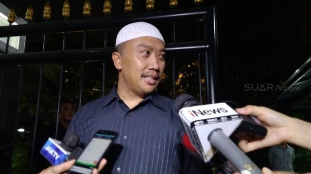 Usai Bertemu Jokowi, Menpora Imam Nahrawi Mundur