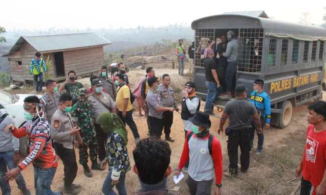 22 Orang Pelaku Perambahan dan Pembakaran Hutan Ditangkap Polres Batanghari