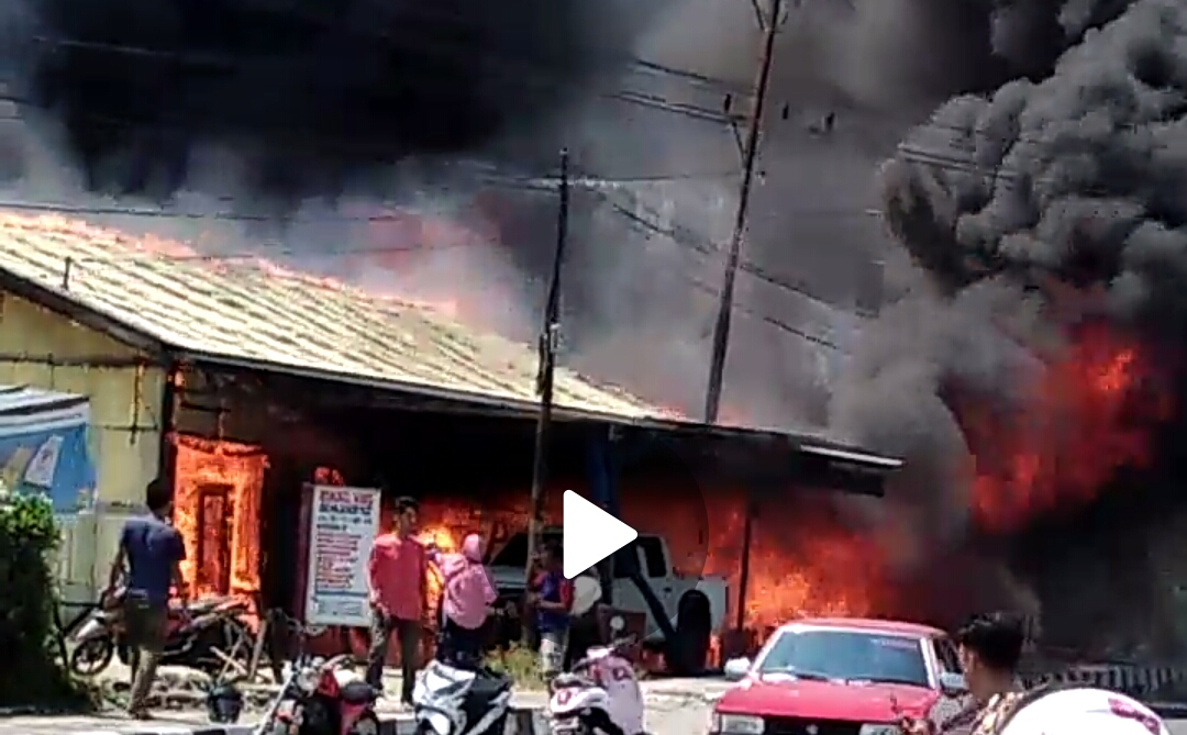 Kebakaran di Koto Lolo Sungai Penuh