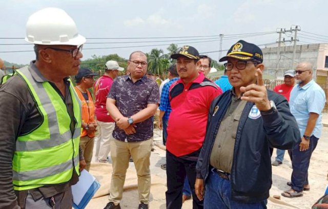 Bakri Meninjau Jembatan Duplikasi Batang Tebo