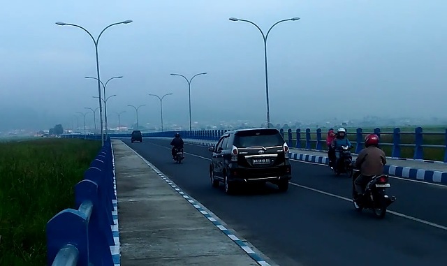 Jembatan Kerinduan Terancam Ambruk, Pengendara Diminta Tidak Parkir Diatasnya