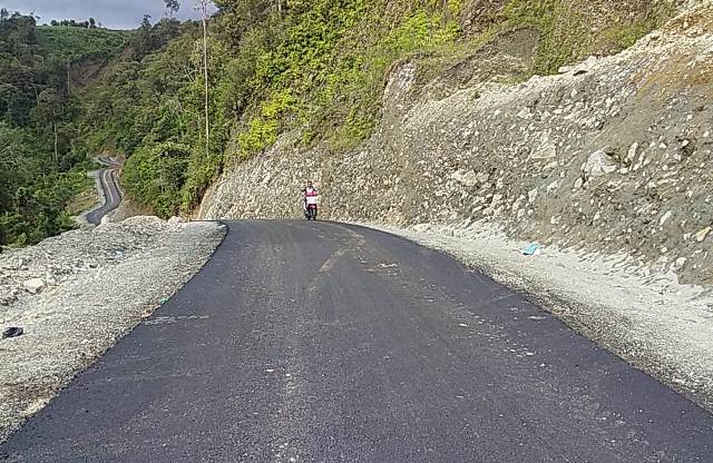 Diduga Gunakan Timbunan Pilihan Illegal Pada Pekejakaan Jalan Sungai Dedap - Danau Tinggi  