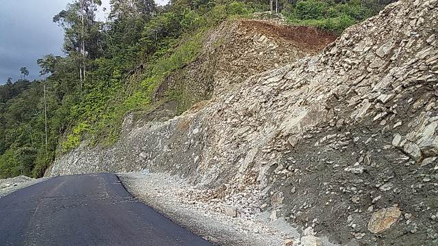 Proyek Jalan Sungai Dedap – Danau Tinggi Rp. 11 M, Mulai Tidak Sedap