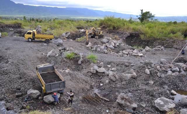 Ini Video Tambang Illegal di Sungai Kering Kayu Aro Barat Kerinci