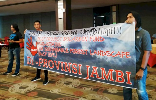 Aksi Kelompok Rakyat Peduli Hutan Tolak Bio Cf INFL di Jambi