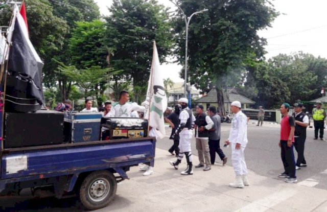 Laskar FPI Demo Walikota Jambi Terkait Keberadaan Cafe Fellas and Resto