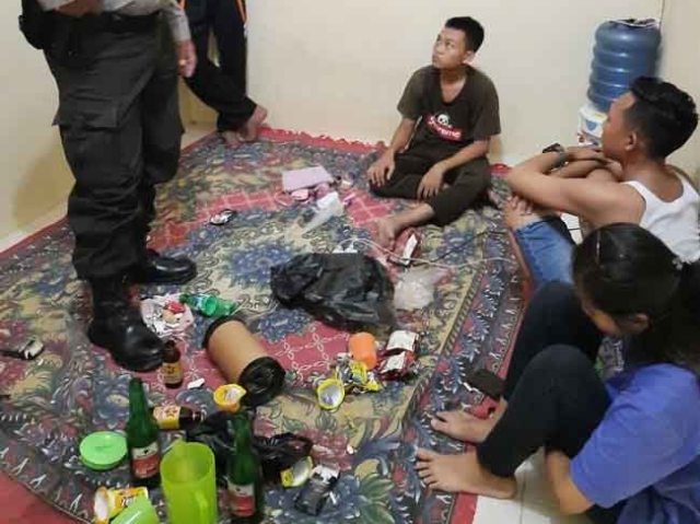 Empat Pelajar Diciduk Polisi Saat Pesta Miras