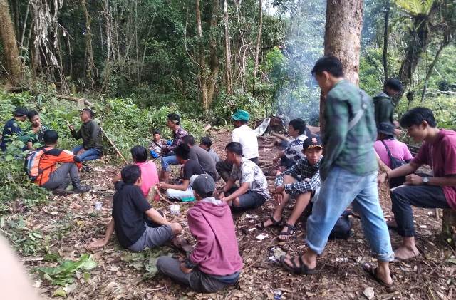 Pemuda 5 Desa Tanjung Pauh Mudik Ikut Mencari Al Mughoni  