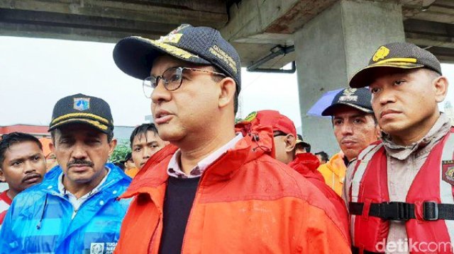 Anies Baswedan Sebut Bertanggung Jawab Menangani Banjir