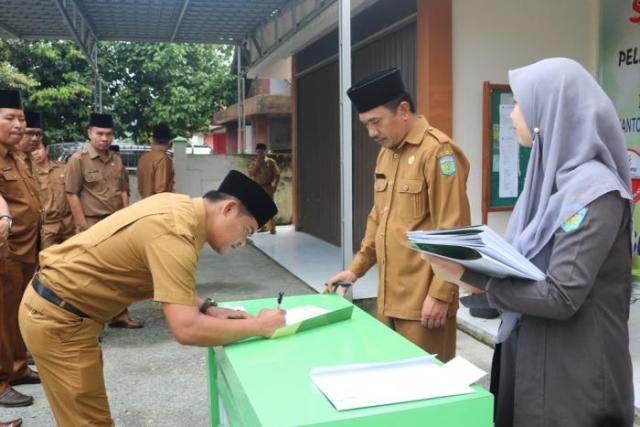 Pimpinan Satker Kemenag Sungai Penuh Tanda Tangani Perjanjian Kinerja