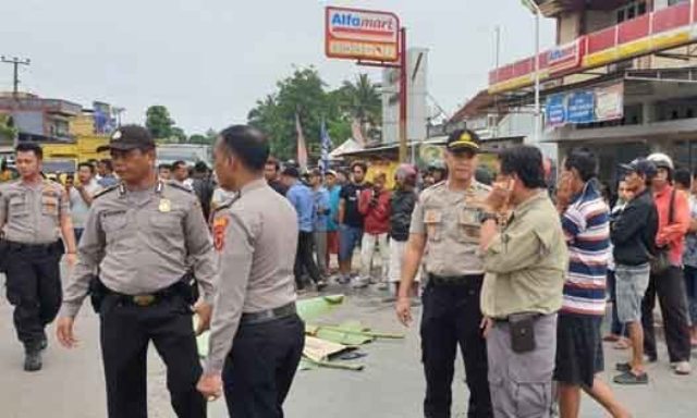 Ditabrak Truk Batu Bara, Emi Warga Bajubang Batanghari Tewas Ditempat