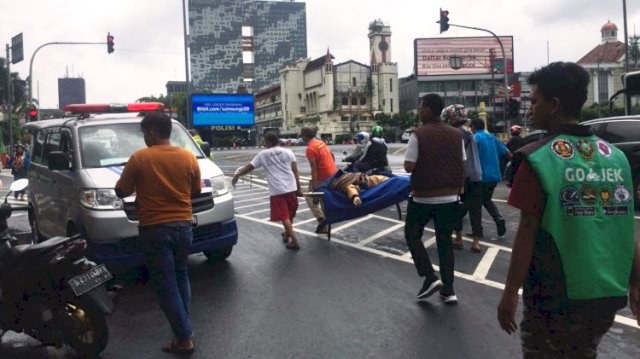 Rahmat Tewas di TKP Usai Nyungsep ke Lobang Karena Terobos Banjir Jakarta