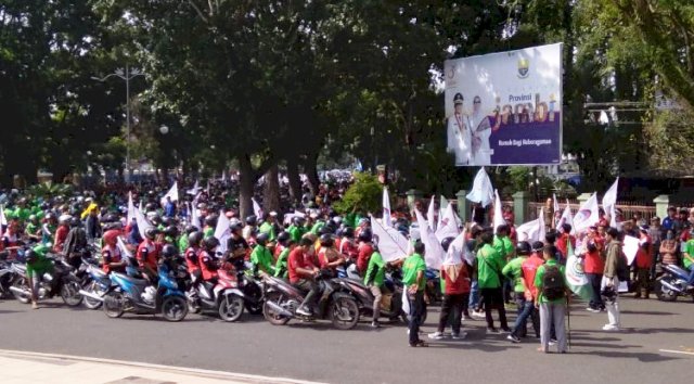 Aksi Tolak RUU Cipta Kerja Mahasiswa dan Buruh di Jambi