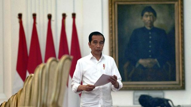 Jokowi Sebut Ada 50 Juta Stok Masker di Indonesia