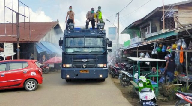 Fasilitas Umum Muaro Jambi Disemprot Disinfektan