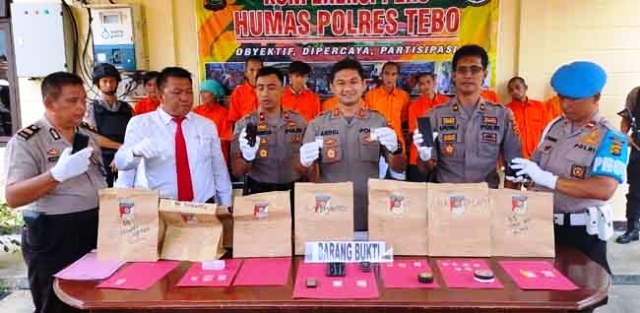 Polres Tebo Amankan Dua Perempuan Dalam Razia Nakoba