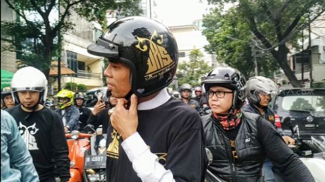 Konvoi Naik Vespa, UAS Disambut Takbir saat Tiba di Masjid Cut Nyak Dien