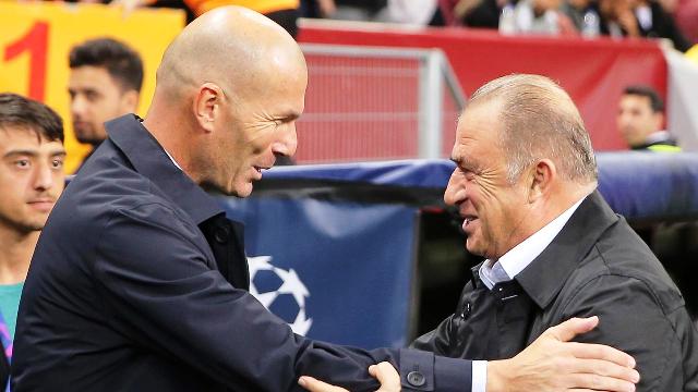 Zidane Sumbang Peralatan Medis ke Aljazair