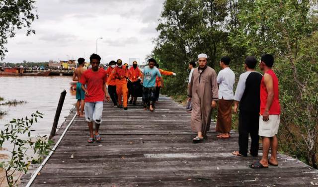 Seorang Warga Kuala Tungkal yang Jatuh Tenggelam di Perairan Kuala Tengah Pulau Kijang Ditemukan Meninggal Dunia