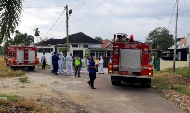 Kondisi Kediaman Pasien Positif Corona Asal Tebo di Jambi Saat Disemprot Disinfektan