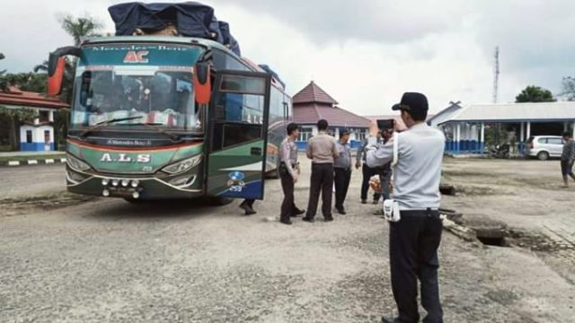 8 Bus Nekat Bawa Pemudik Putar Balik Arah Saat Lewat Bungo