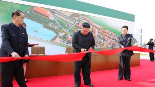 Media Korut Beritakan Kim Jong Un Muncul ke Publik Resmikan Pabrik