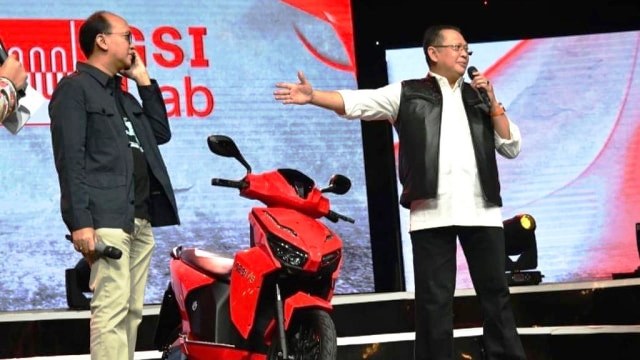 Pemenang Lelang Motor Listrik Jokowi Dialihkan ke Anak Hary Tanoe