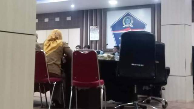 Parah!!! Berman Saragih Tak Bisa Menyampaikan Berapa Biaya Pasien Covid-19