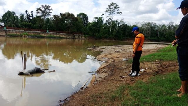 Breaking News!!! Warga Temukan Mayat di Sungai Batang Tebo