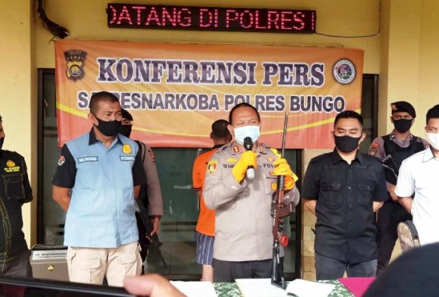 Polres Bungo Amankan Pria Pemilik Sabu dan Senpi Rakitan