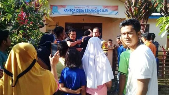 Kantor Desa Sekancing Ilir Didemo Warga Terkait Pembagian BLT Tidak Sesuai Aturan