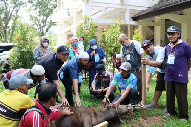 Nurhayati: Kurban Juga Bisa Menjaga Talisialturahmi Fakultas Peternakan UNJA