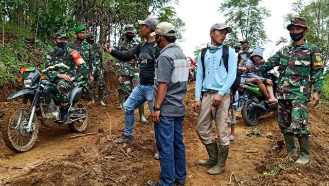 TMMD Kodim Kerinci Bangun Jalan Sepanjang 4.3 KM di Sungai Langkap