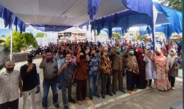 Fikar - Yos Lantik Tim pemenangan Pondok Tinggi