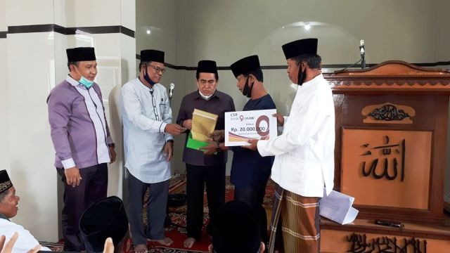 AJB Serahkan Bantuan Untuk Mesjid Nurul Falah