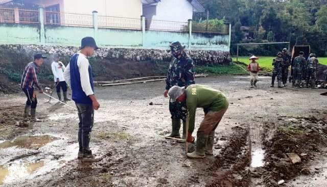 TMMD Kerinci Bangun Satu Unit Lapangan Voly