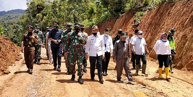 Kunjungan Brigjen M. Zulkifli di Lokasi TMMD Sungai Langkap